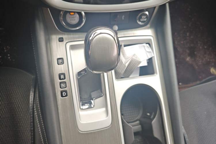 Used Nissan Murano 2019 2.5L XL Two-Wheel Drive Smart Connect Luxury Edition China VI Standard Gear Lever