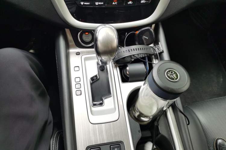 Used Nissan Murano 2019 2.5L XL Two-Wheel Drive Smart Connect Luxury Edition China VI Standard Gear Lever