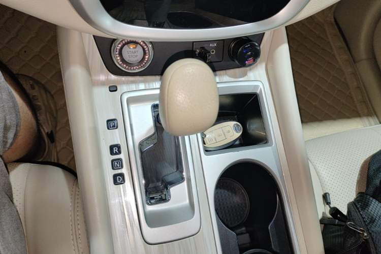 Used Nissan Murano 2019 2.5L XE Two-Wheel Drive Elite Version China VI Standard Gear Lever