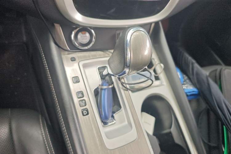 Used Nissan Murano 2019 2.5L XL Two-Wheel Drive Smart Connect Luxury Edition China VI Standard Gear Lever