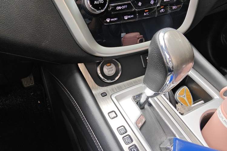 Used Nissan Murano 2019 2.5L XL Two-Wheel Drive Smart Connect Luxury Edition China VI Standard Gear Lever