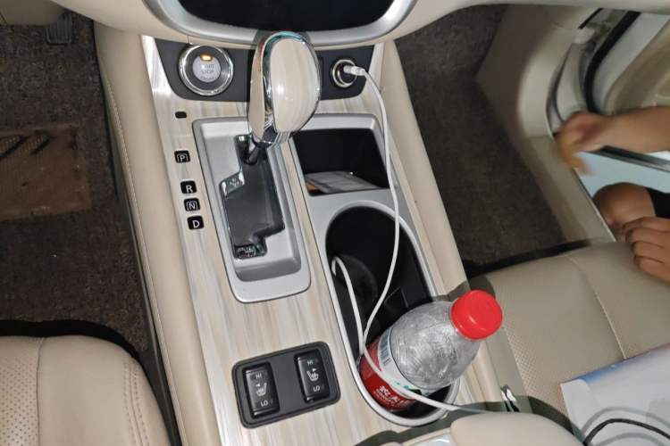 Used Nissan Murano 2019 2.5L XL Two-Wheel Drive Smart Connect Luxury Edition China VI Standard Gear Lever