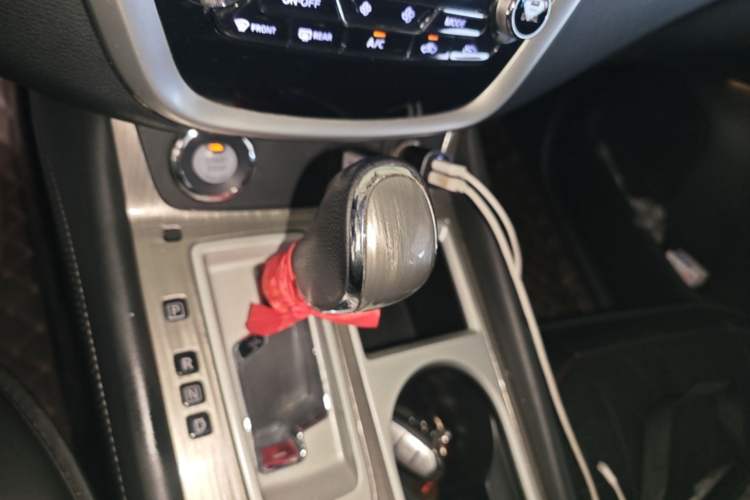 Used Nissan Murano 2019 2.5L XL Two-Wheel Drive Smart Connect Luxury Edition China VI Standard Gear Lever