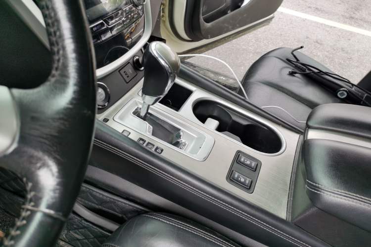 Used Nissan Murano 2019 2.5L XL Two-Wheel Drive Smart Connect Luxury Edition China VI Standard Gear Lever