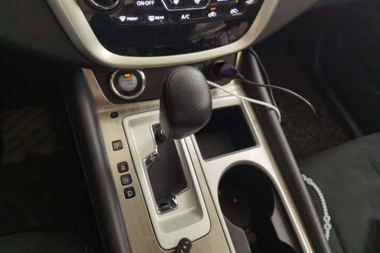 Used Nissan Murano 2019 2.5L XE Two-Wheel Drive Elite Version China VI Standard Gear Lever