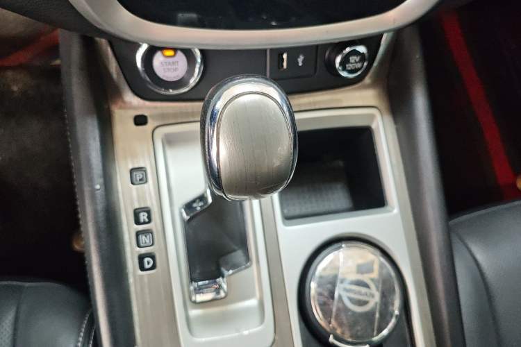 Used Nissan Murano 2019 2.5L XL Two-Wheel Drive Smart Connect Luxury Edition China VI Standard Gear Lever