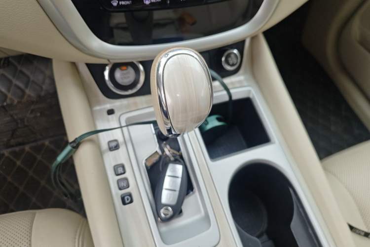 Used Nissan Murano 2019 2.5L XL Two-Wheel Drive Smart Connect Luxury Edition China VI Standard Gear Lever