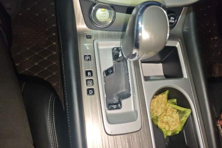 Used Nissan Murano 2019 2.5L XL Plus Two-Wheel Drive SmartConnect Leading Edition China VI Standard Gear Lever