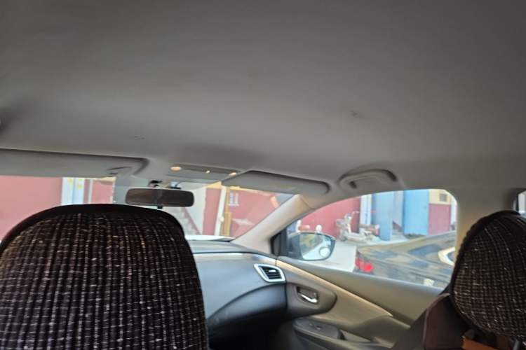 Used Nissan Murano 2019 2.5L XE Two-Wheel Drive Elite Version China VI Standard Headliner