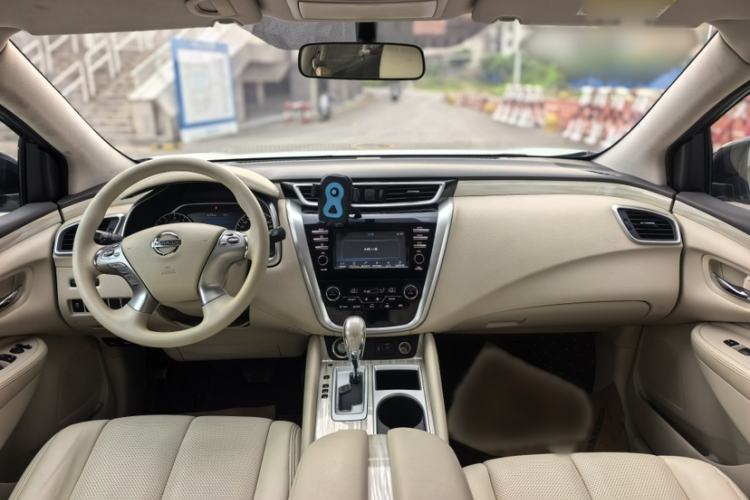 Used Nissan Murano 2019 2.5L XE Two-Wheel Drive Elite Version China VI Standard Interior 1