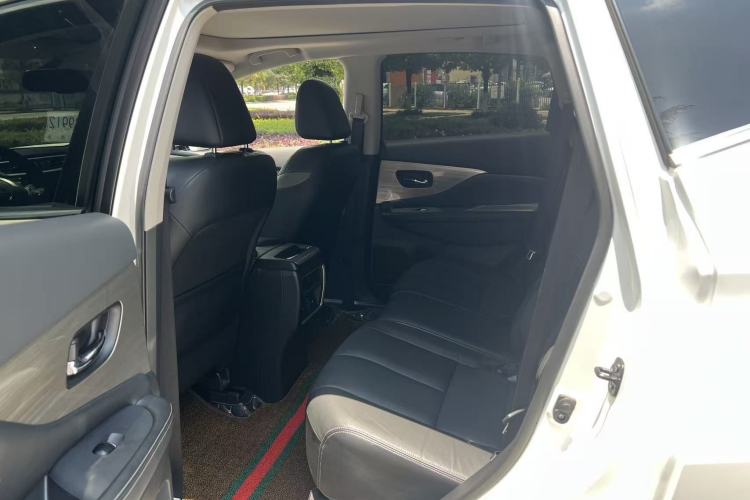 Used Nissan Murano 2019 2.5L XL Two-Wheel Drive Smart Connect Luxury Edition China VI Standard Interior 1