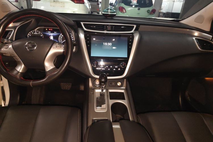 Used Nissan Murano 2019 2.5L XL Two-Wheel Drive Smart Connect Luxury Edition China VI Standard Interior 2