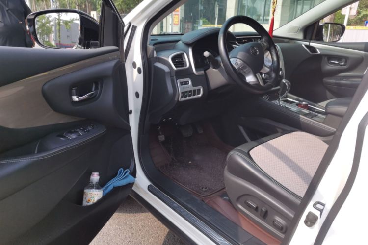 Used Nissan Murano 2019 2.5L XL Two-Wheel Drive Smart Connect Luxury Edition China VI Standard Interior 3