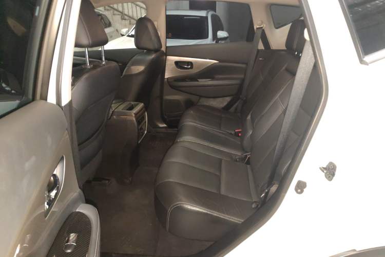 Used Nissan Murano 2019 2.5L XL Two-Wheel Drive Smart Connect Luxury Edition China VI Standard Interior 4