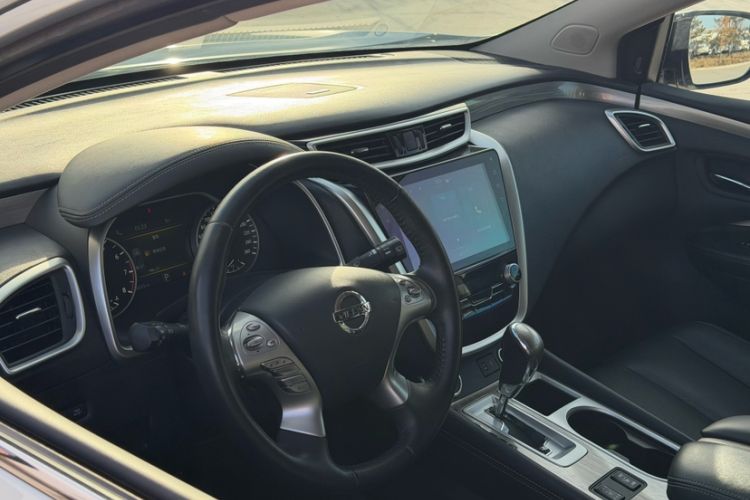 Used Nissan Murano 2019 2.5L XL Two-Wheel Drive Smart Connect Luxury Edition China VI Standard Interior 7