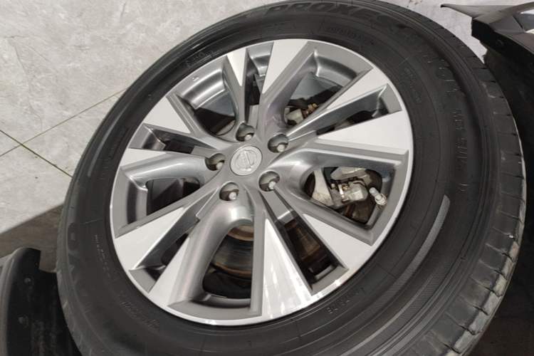Used Nissan Murano 2019 2.5L XE Two-Wheel Drive Elite Version China VI Standard Left Front Wheel Hub