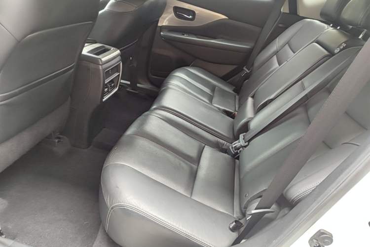 Used Nissan Murano 2019 2.5L XL Two-Wheel Drive Smart Connect Luxury Edition China VI Standard Left Rear Seat
