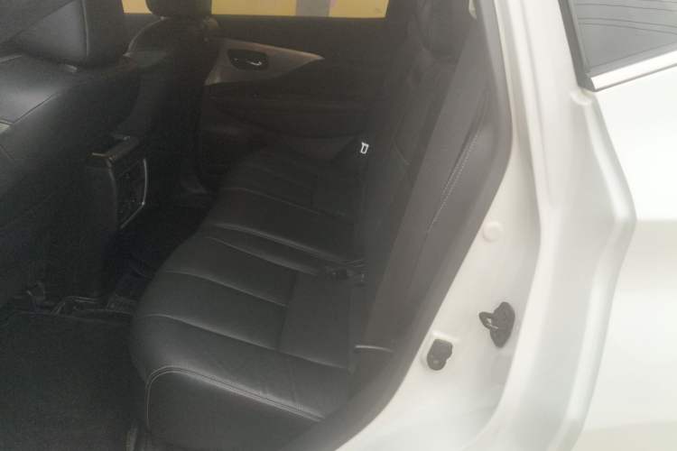Used Nissan Murano 2019 2.5L XL Two-Wheel Drive Smart Connect Luxury Edition China VI Standard Left Rear Seat