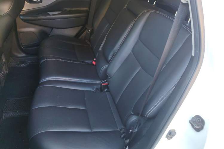 Used Nissan Murano 2019 2.5L XE Two-Wheel Drive Elite Version China VI Standard Left Rear Seat
