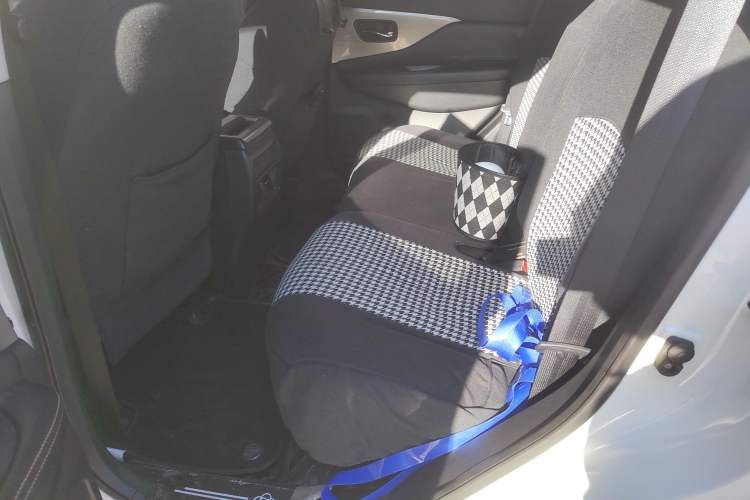 Used Nissan Murano 2019 2.5L XE Two-Wheel Drive Elite Version China VI Standard Left Rear Seat