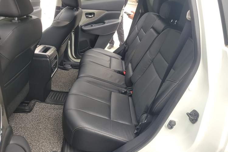 Used Nissan Murano 2019 2.5L XL Plus Two-Wheel Drive SmartConnect Leading Edition China VI Standard Left Rear Seat