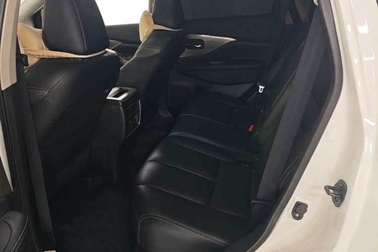 Used Nissan Murano 2019 2.5L XL Two-Wheel Drive Smart Connect Luxury Edition China VI Standard Left Rear Seat