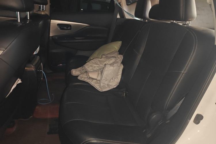 Used Nissan Murano 2019 2.5L XL Two-Wheel Drive Smart Connect Luxury Edition China VI Standard Left Rear Seat