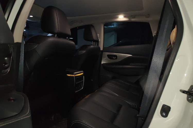Used Nissan Murano 2019 2.5 S/C HEV XE Four-Wheel Drive Hybrid SmartConnect Prestige Edition China VI Standard Left Rear Seat