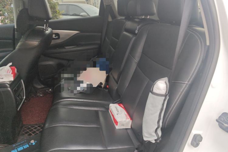 Used Nissan Murano 2019 2.5L XL Two-Wheel Drive Smart Connect Luxury Edition China VI Standard Left Rear Seat