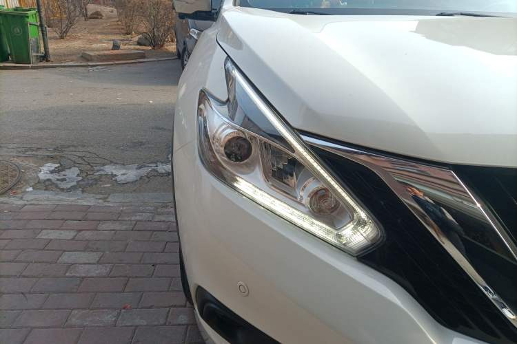 Used Nissan Murano 2019 2.5L XL Two-Wheel Drive Smart Connect Luxury Edition China VI Standard Right Front Headlight