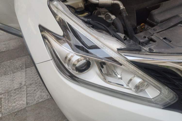 Used Nissan Murano 2019 2.5L XL Two-Wheel Drive Smart Connect Luxury Edition China VI Standard Right Front Headlight