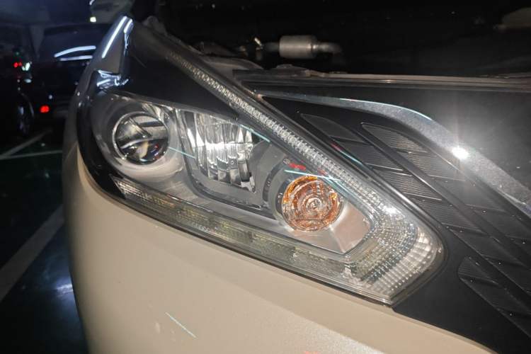 Used Nissan Murano 2019 2.5L XL Two-Wheel Drive SmartConnect Luxury Edition China V Standard Right Front Headlight