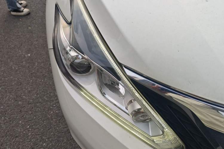 Used Nissan Murano 2019 2.5L XL Two-Wheel Drive Smart Connect Luxury Edition China VI Standard Right Front Headlight