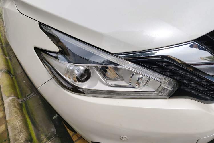 Used Nissan Murano 2019 2.5L XL Two-Wheel Drive SmartConnect Luxury Edition China V Standard Right Front Headlight