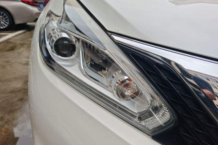 Used Nissan Murano 2019 2.5L XL Two-Wheel Drive Smart Connect Luxury Edition China VI Standard Right Front Headlight