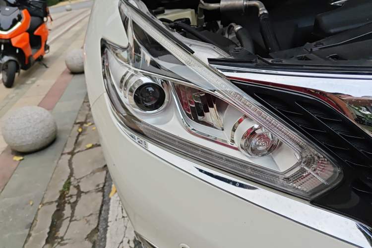 Used Nissan Murano 2019 2.5L XL Plus Two-Wheel Drive SmartConnect Leading Edition China VI Standard Right Front Headlight