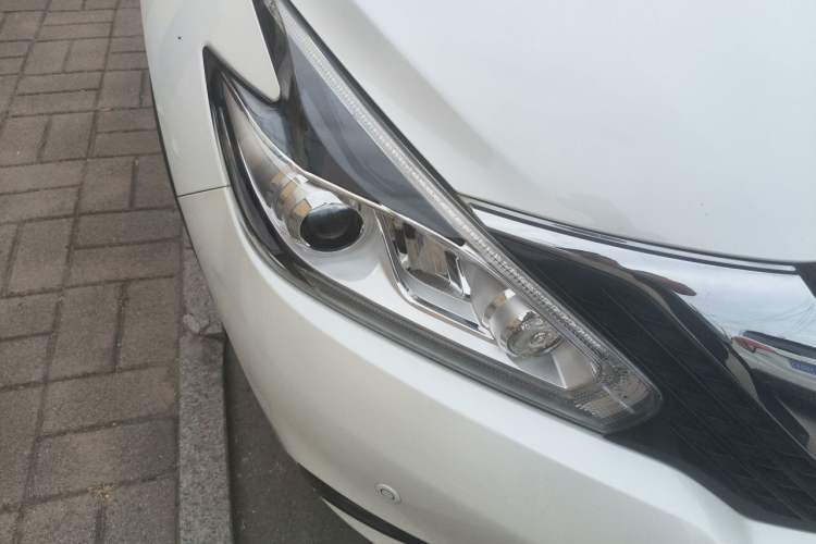 Used Nissan Murano 2019 2.5L XL Two-Wheel Drive Smart Connect Luxury Edition China VI Standard Right Front Headlight