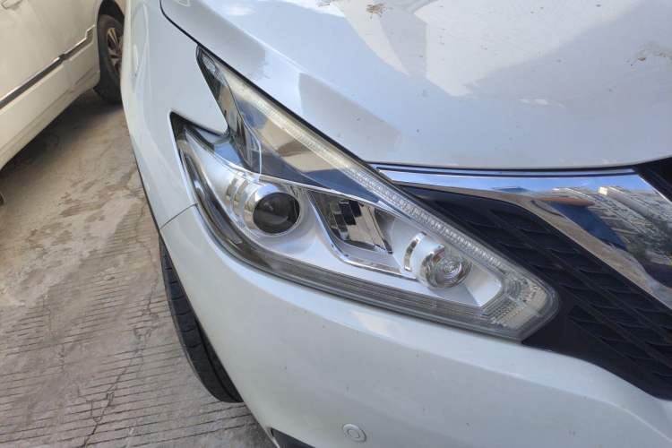 Used Nissan Murano 2019 2.5L XL Two-Wheel Drive Smart Connect Luxury Edition China VI Standard Right Front Headlight