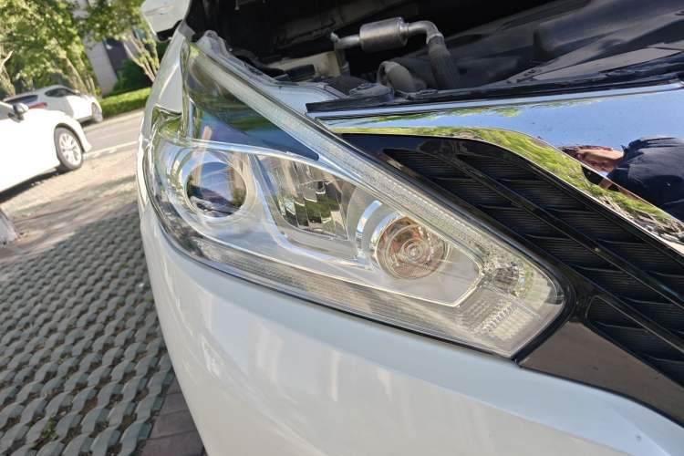 Used Nissan Murano 2019 2.5L XL Two-Wheel Drive Smart Connect Luxury Edition China VI Standard Right Front Headlight
