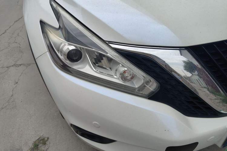 Used Nissan Murano 2019 2.5 S/C HEV XE Four-Wheel Drive Hybrid SmartConnect Prestige Version China V Emission Standard Right Front Headlight