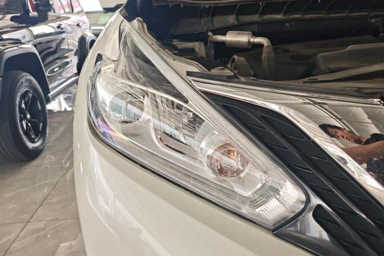 Used Nissan Murano 2019 2.5L XL Two-Wheel Drive Smart Connect Luxury Edition China VI Standard Right Front Headlight