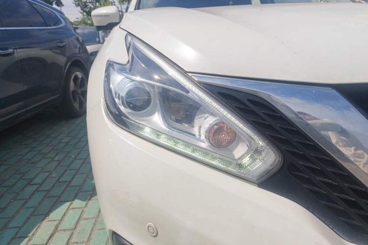 Used Nissan Murano 2019 2.5L XL Two-Wheel Drive Smart Connect Luxury Edition China VI Standard Right Front Headlight