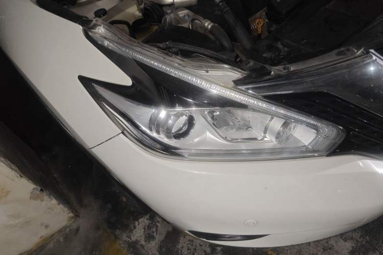 Used Nissan Murano 2019 2.5L XL Two-Wheel Drive Smart Connect Luxury Edition China VI Standard Right Front Headlight
