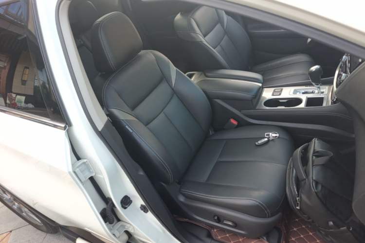 Used Nissan Murano 2019 2.5L XL Two-Wheel Drive Smart Connect Luxury Edition China VI Standard Right Front Seat