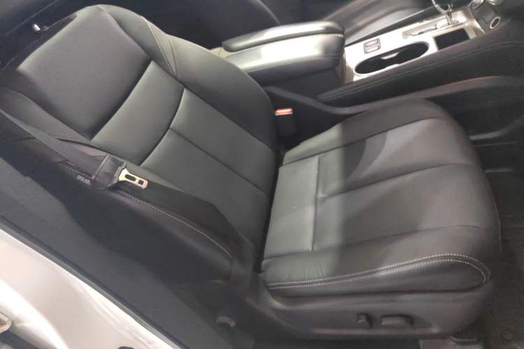 Used Nissan Murano 2019 2.5L XL Two-Wheel Drive Smart Connect Luxury Edition China VI Standard Right Front Seat
