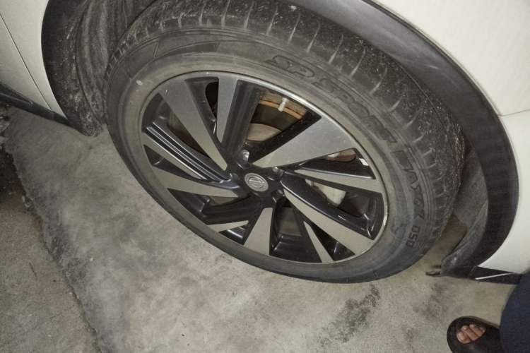 Used Nissan Murano 2019 2.5 S/C HEV XE Four-Wheel Drive Hybrid SmartConnect Prestige Version China V Emission Standard Right Front Wheel Hub