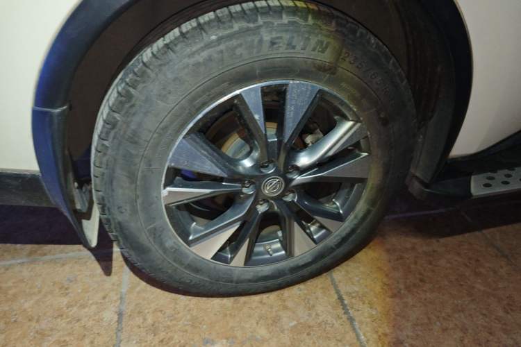 Used Nissan Murano 2019 2.5L XL Two-Wheel Drive Smart Connect Luxury Edition China VI Standard Right Front Wheel Hub