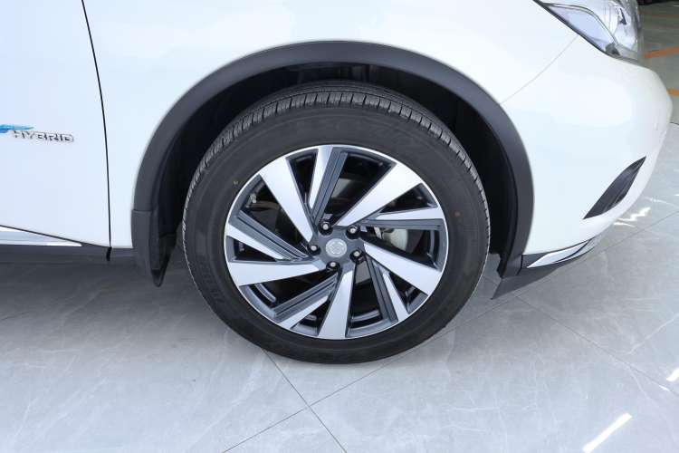 Used Nissan Murano 2019 2.5 S/C HEV XE Four-Wheel Drive Hybrid SmartConnect Prestige Version China V Emission Standard Right Front Wheel Hub