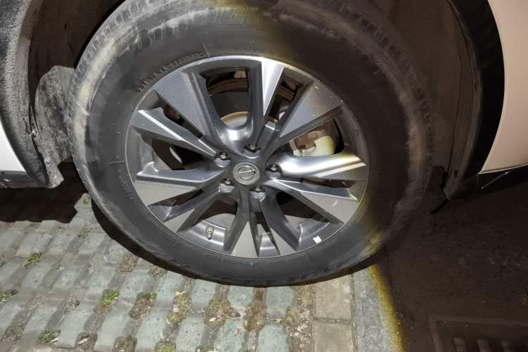 Used Nissan Murano 2019 2.5L XL Two-Wheel Drive Smart Connect Luxury Edition China VI Standard Right Front Wheel Hub