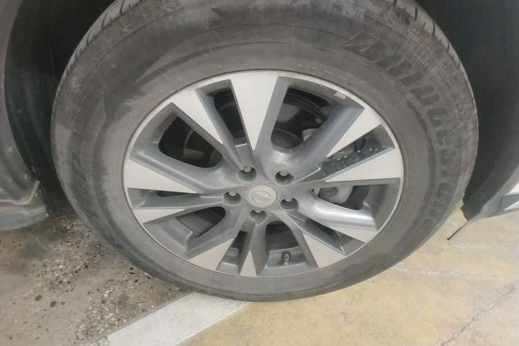 Used Nissan Murano 2019 2.5L XL Two-Wheel Drive SmartConnect Luxury Edition China V Standard Right Front Wheel Hub